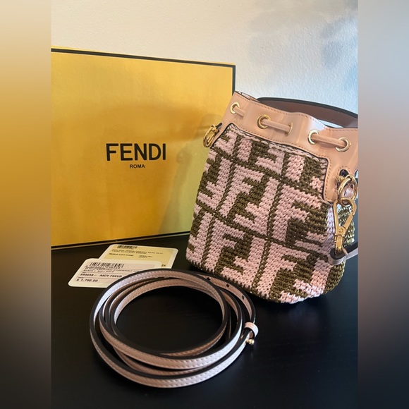FENDI Raffia Vitello Crochet Mini Mon Tresor Bucket Bag Natural Light Rose - Picture 6 of 6